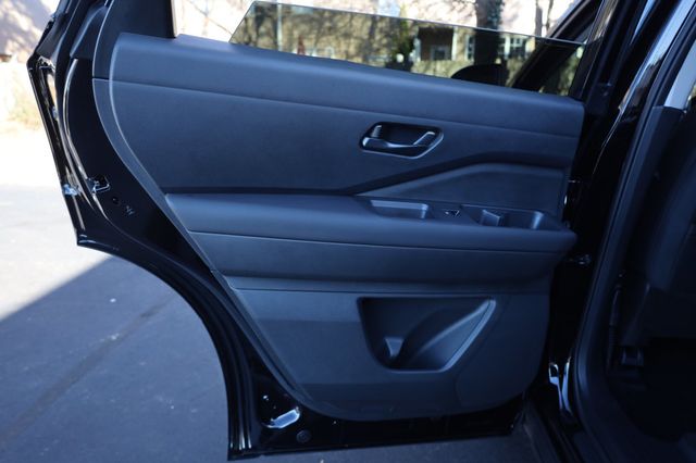 2025 Nissan Pathfinder SV 2WD - 22969306 - 17