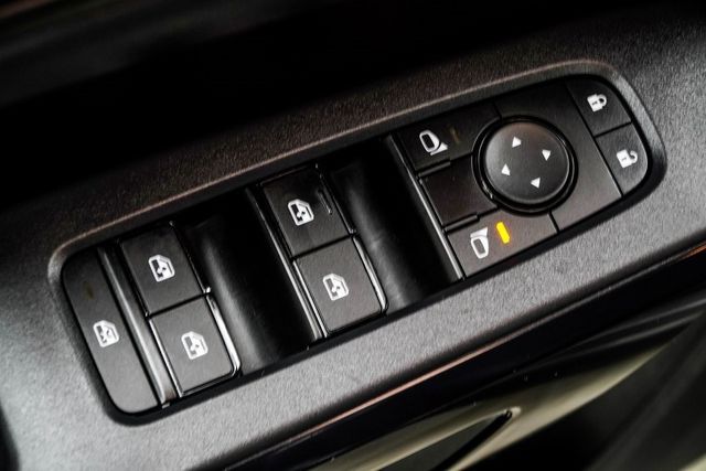 2025 Nissan Pathfinder SV 4WD - 22961135 - 40