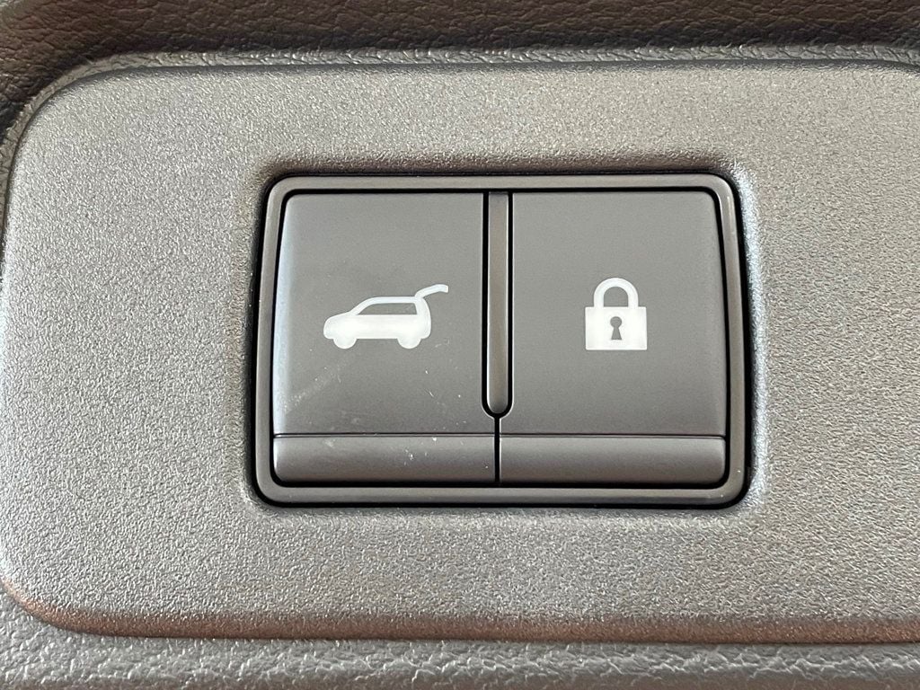 2025 Nissan Rogue AWD Platinum - 22970685 - 10