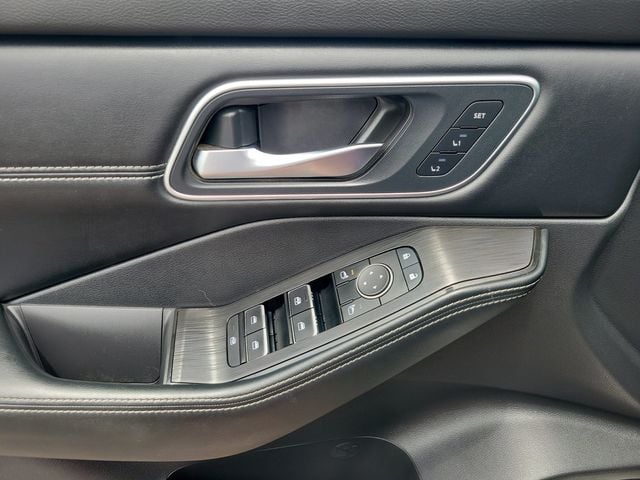 2025 Nissan Rogue AWD Platinum - 23037097 - 5