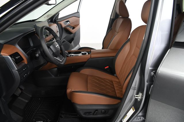 2025 Nissan Rogue AWD Platinum - 23042531 - 28