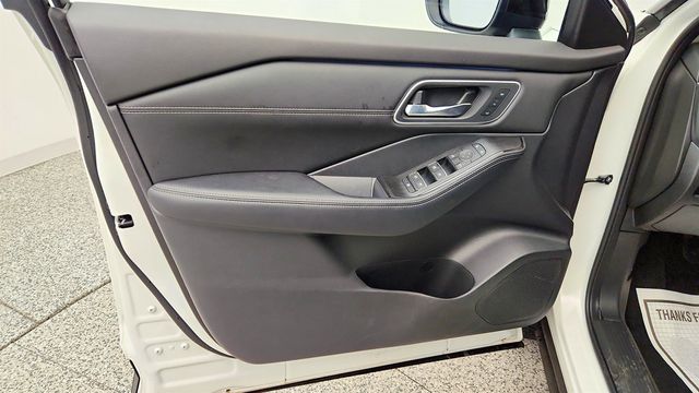 2025 Nissan Rogue AWD Platinum - 23062044 - 10