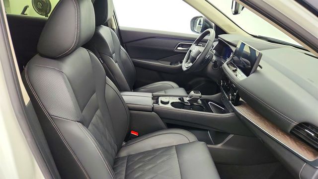 2025 Nissan Rogue AWD Platinum - 23062044 - 24