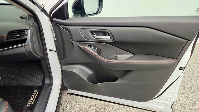 2025 Nissan Rogue AWD Rock Creek w/ Premium Pkg, Power Liftgate & Heated Wheel - 23095097 - 23