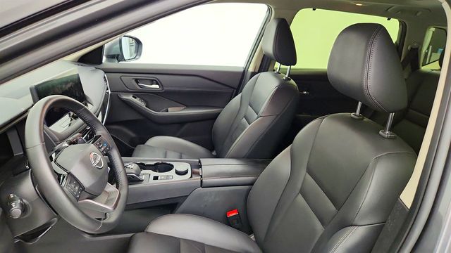 2025 Nissan Rogue AWD SL w/ Premium Pkg & Tech Package - 23034868 - 18