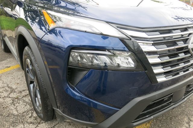 2025 Nissan Rogue AWD SV - 23021771 - 37