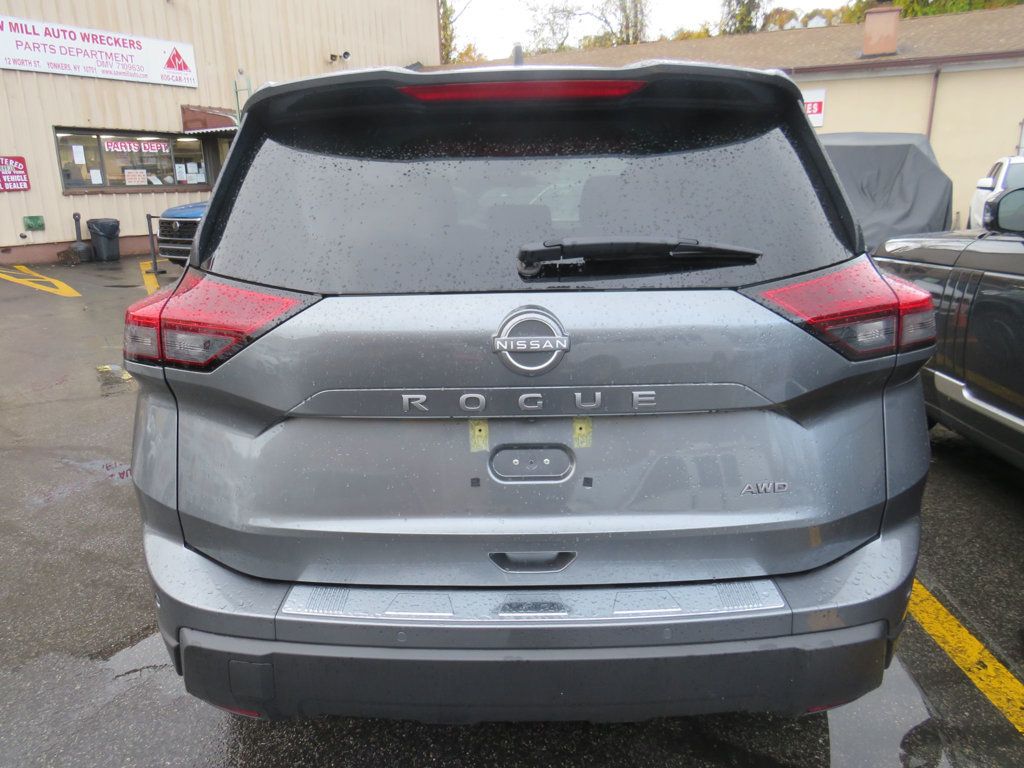 2025 Nissan Rogue AWD SV photo 2