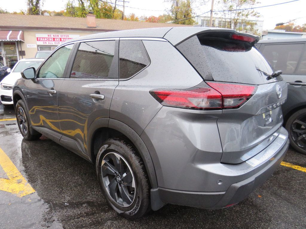 2025 Nissan Rogue AWD SV photo 3