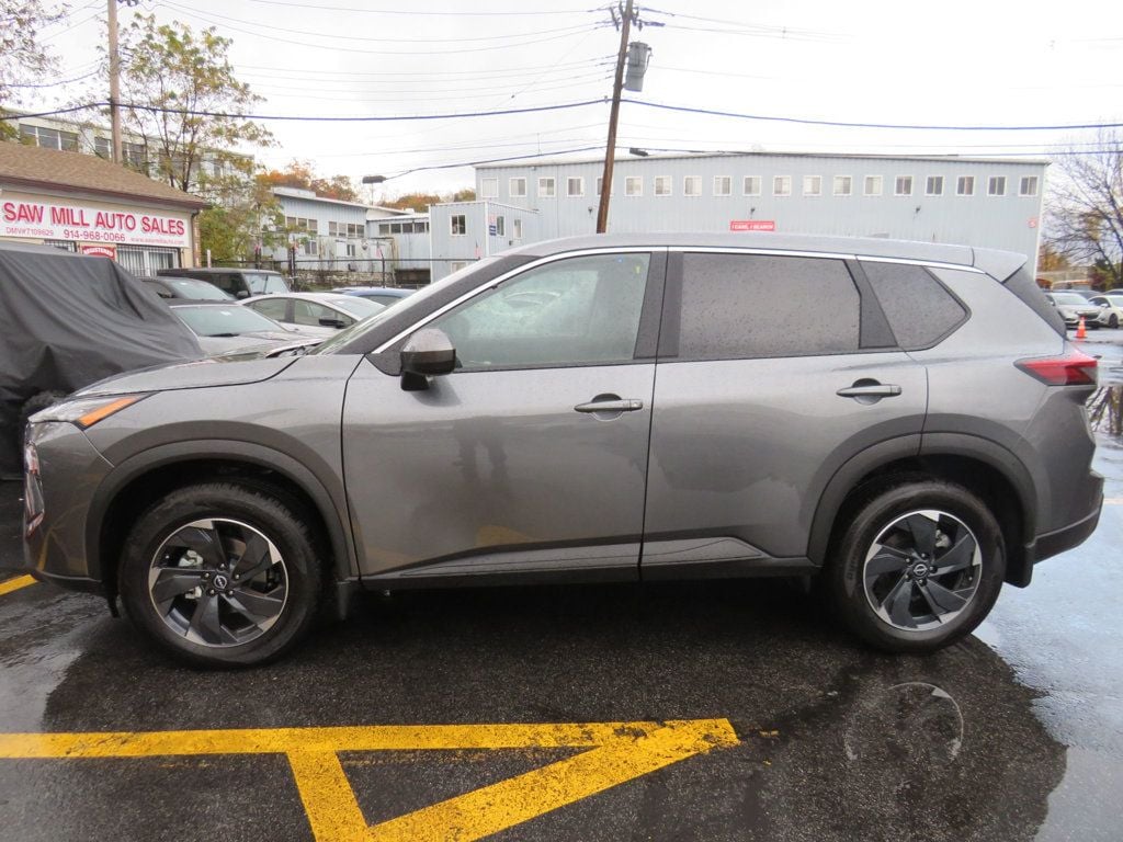 2025 Nissan Rogue AWD SV photo 4