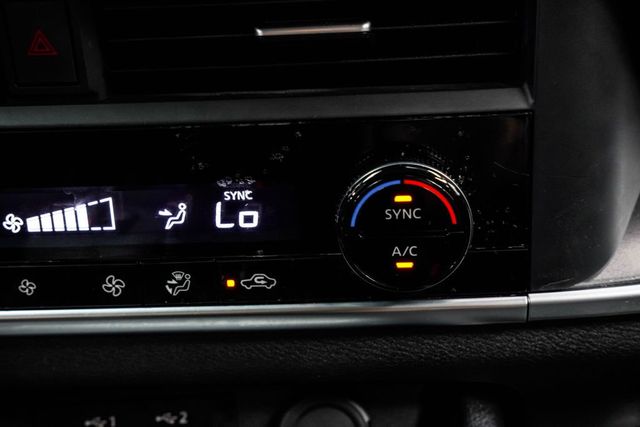 2025 Nissan Rogue AWD SV - 23071976 - 28
