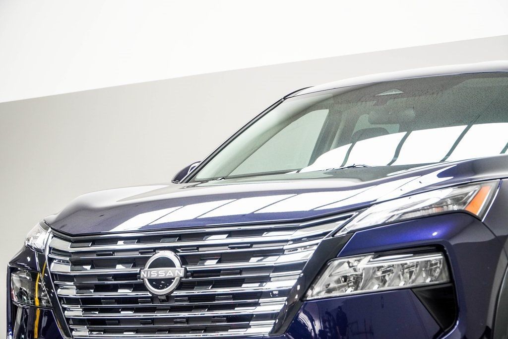 2025 Nissan Rogue SV photo 2