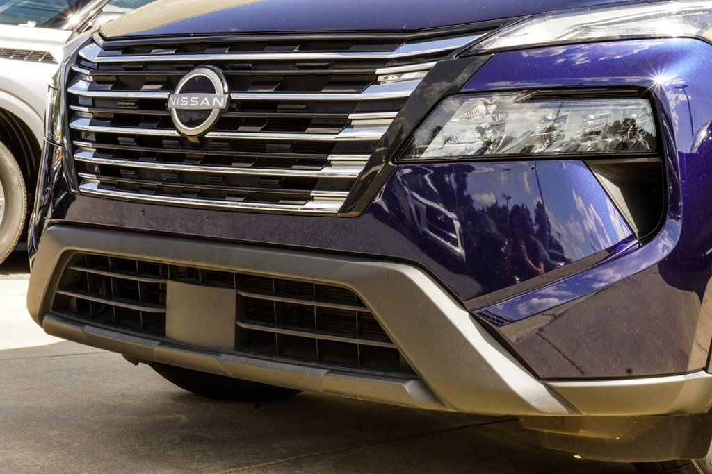 Nissan Rogue photo 2