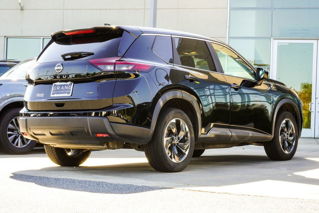 Nissan Rogue photo 11