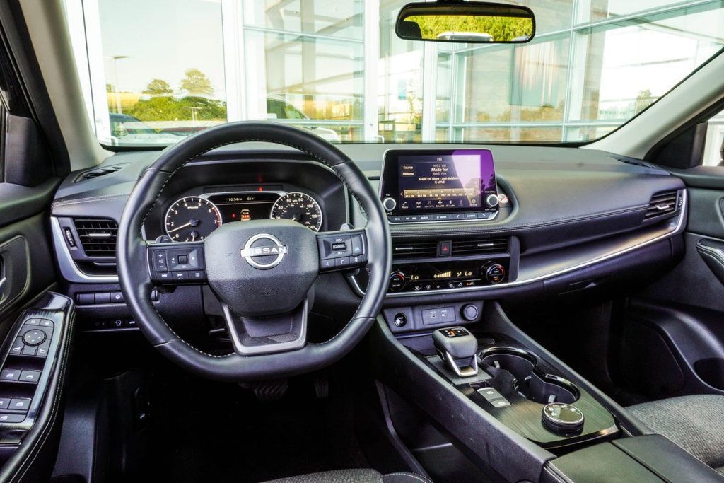 Nissan Rogue photo 14