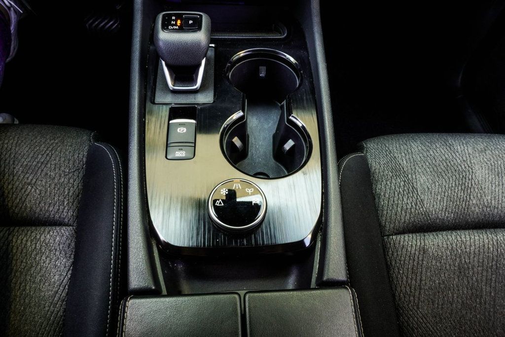 Nissan Rogue photo 18