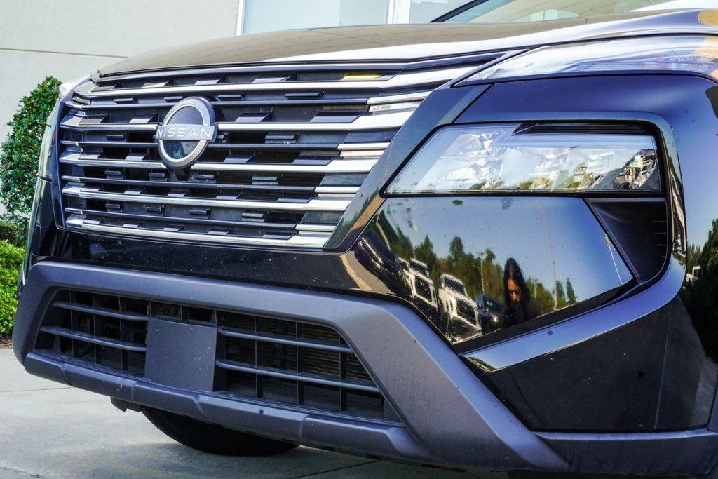 Nissan Rogue photo 2
