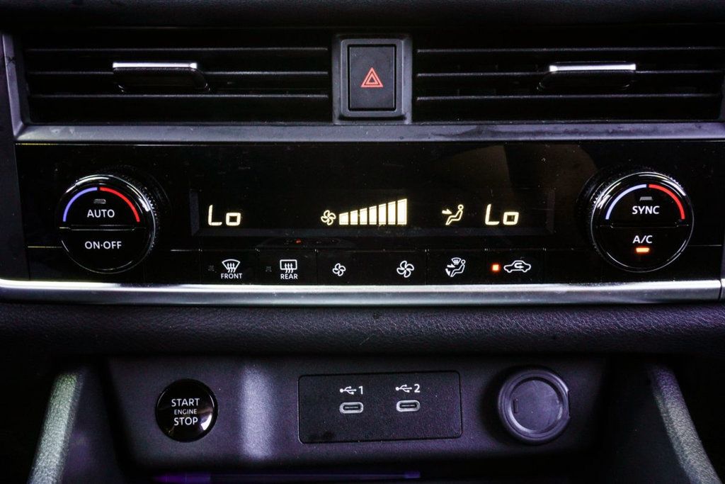 Nissan Rogue photo 22