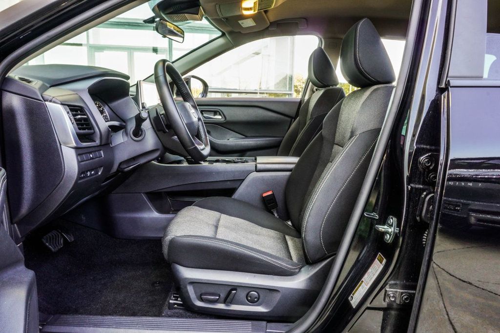 Nissan Rogue photo 32