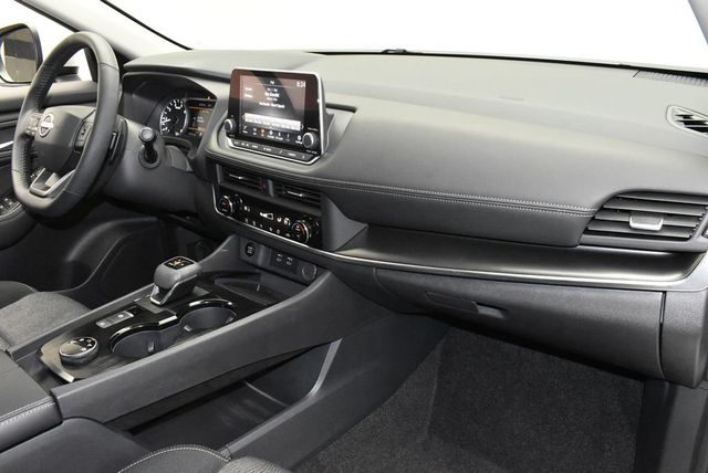 2025 Nissan Rogue AWD SV - 22974567 - 24