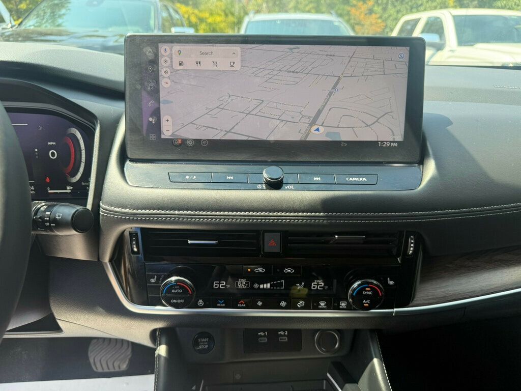 2025 Nissan Rogue Platinum photo 4