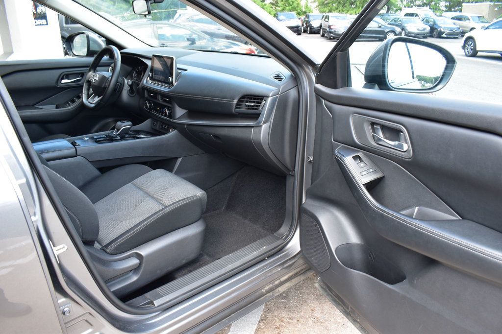 2025 Nissan Rogue FWD SV - 23070725 - 16