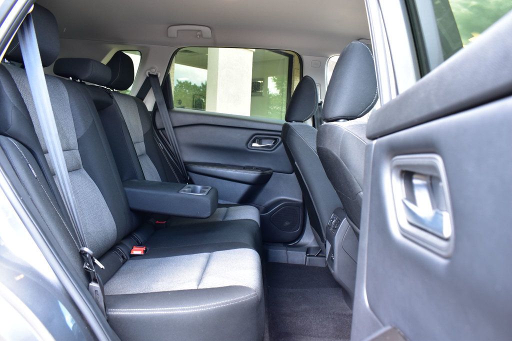 2025 Nissan Rogue FWD SV - 23070725 - 17
