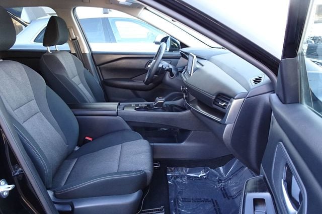 2025 Nissan Rogue FWD SV - 22945633 - 10