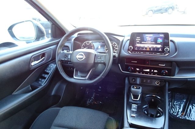 2025 Nissan Rogue FWD SV - 22945633 - 12