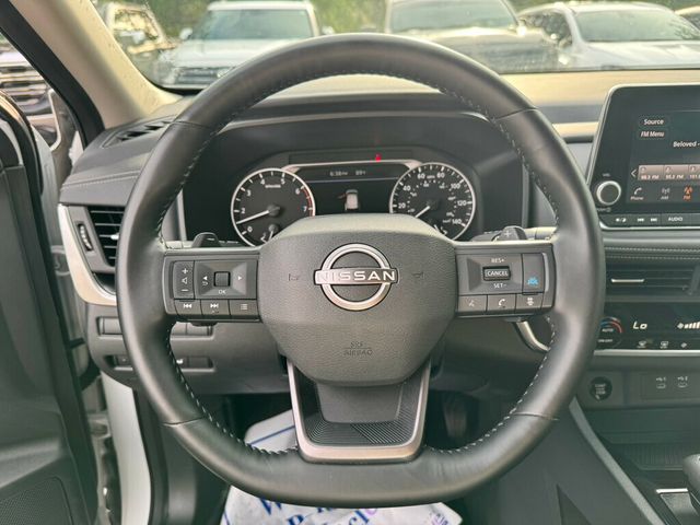 2025 Nissan Rogue SV FWD's photo
