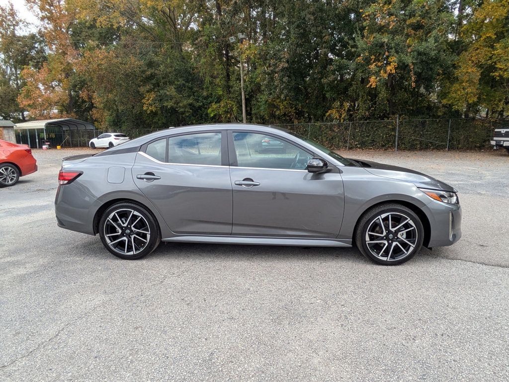 2025 Nissan Sentra SR photo 2