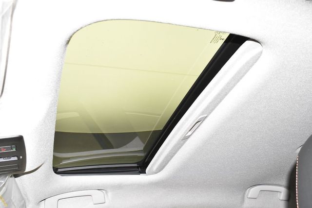 2025 Nissan Sentra SR CVT - 22982880 - 24