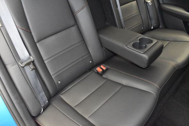 2025 Nissan Sentra SR CVT - 22982880 - 33