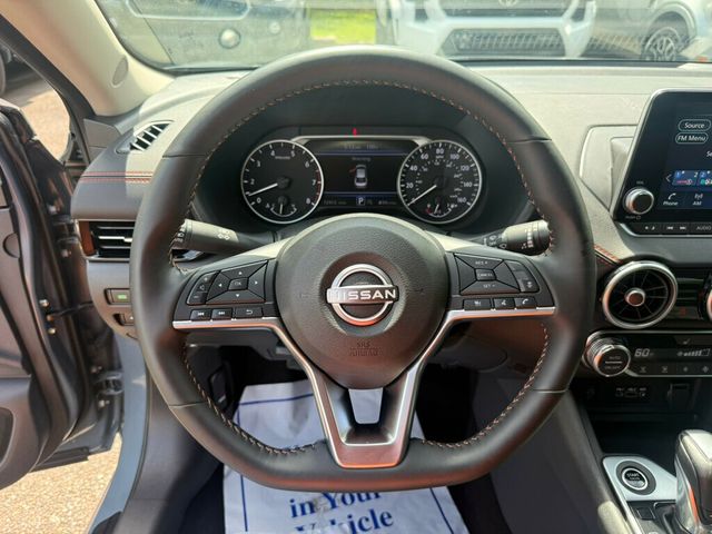 2025 Nissan Sentra SR CVT's photo