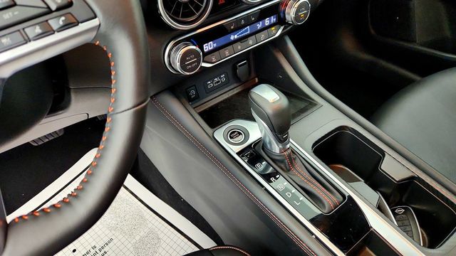 2025 Nissan Sentra SR CVT w/ Premium Package - 23085051 - 14
