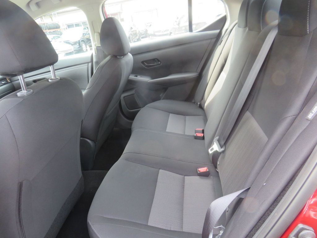 2025 Nissan Sentra SV photo 9