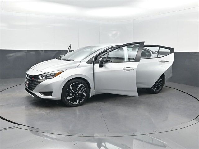 2025 Nissan Versa SR CVT - 22958315 - 37