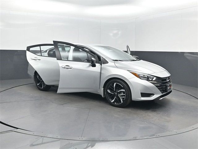 2025 Nissan Versa SR CVT - 22958315 - 39