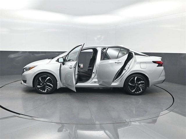 2025 Nissan Versa SR CVT - 22958315 - 40