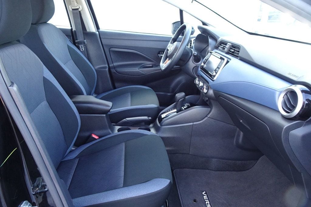 2025 Nissan Versa SV Sedan photo 9