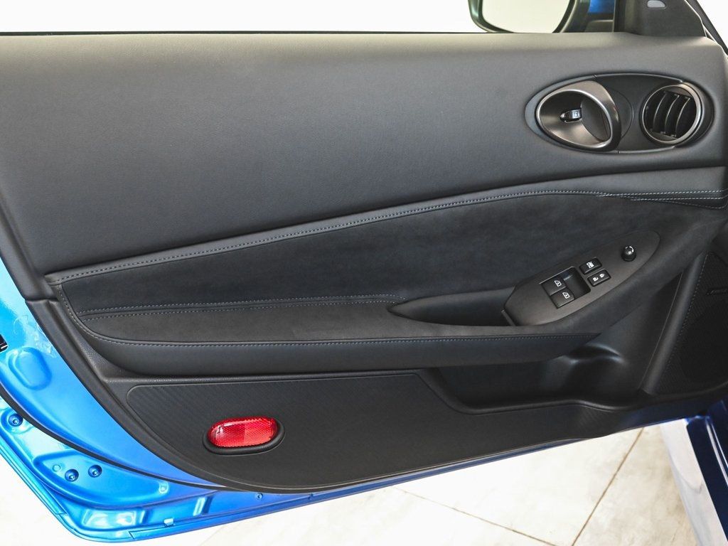 2025 Nissan Z Performance photo 8