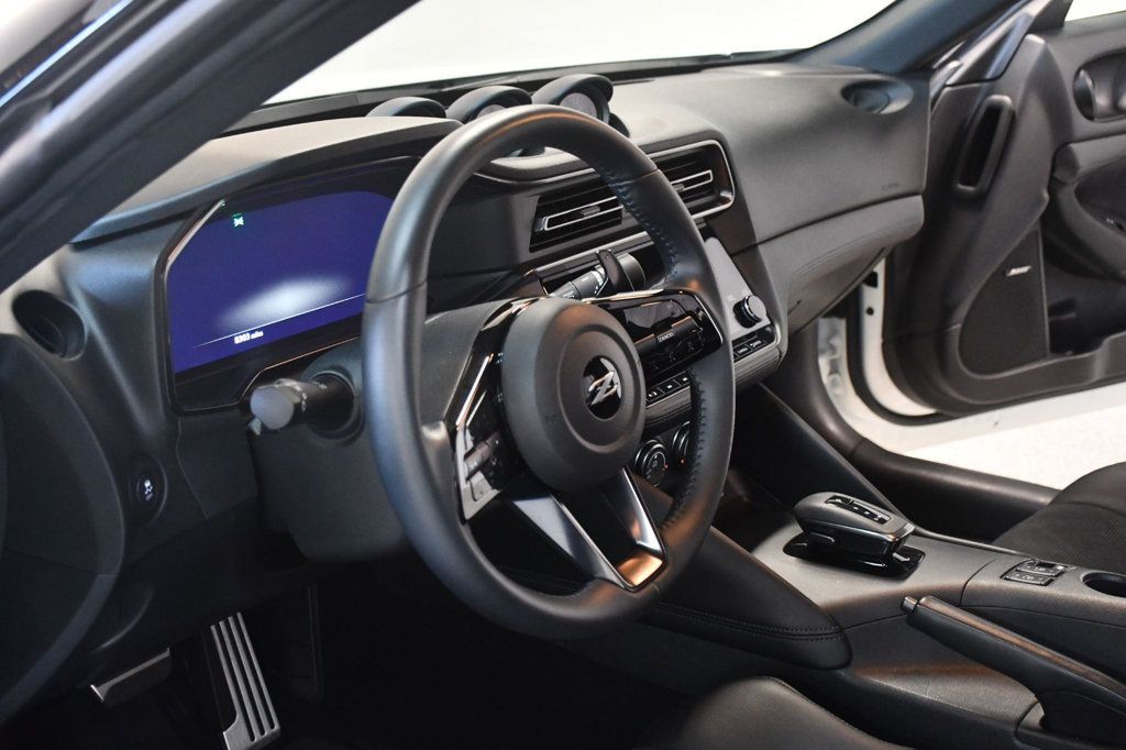 Nissan Z photo 26