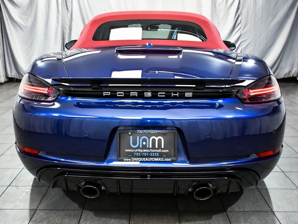 2025 Porsche Boxster GTS 4.0 photo 2
