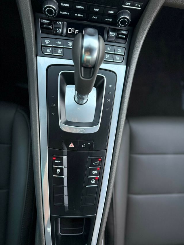 2025 Porsche 718 Cayman Coupe - 22952817 - 15