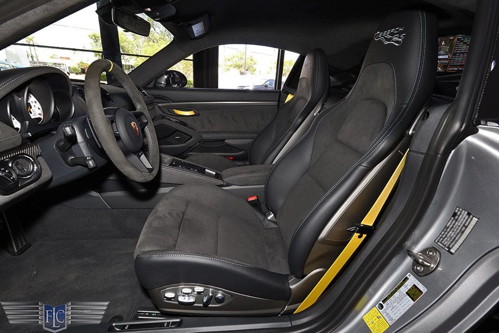 2025 Porsche 718 Cayman GT4 RS Coupe - 22896205 - 18
