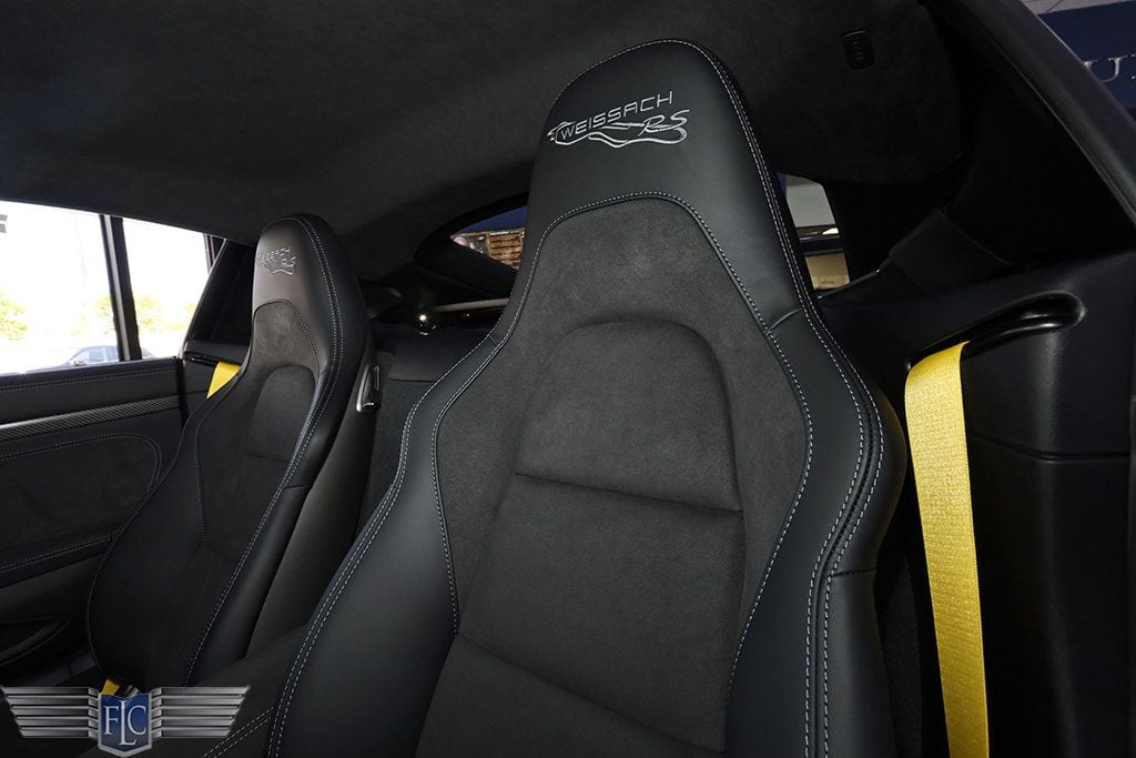 2025 Porsche 718 Cayman GT4 RS Coupe - 22896205 - 19