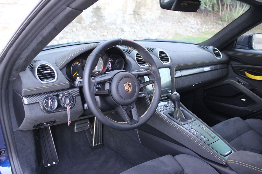 2025 Porsche 718 Cayman GT4 RS Coupe - 22946101 - 17