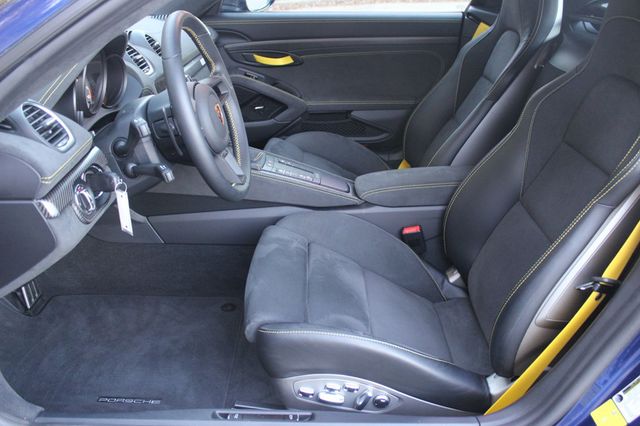 2025 Porsche 718 Cayman GT4 RS Coupe - 22946101 - 18