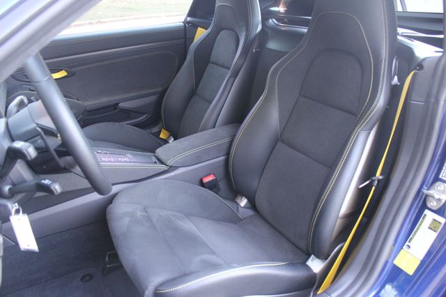 2025 Porsche 718 Cayman GT4 RS Coupe - 22946101 - 19