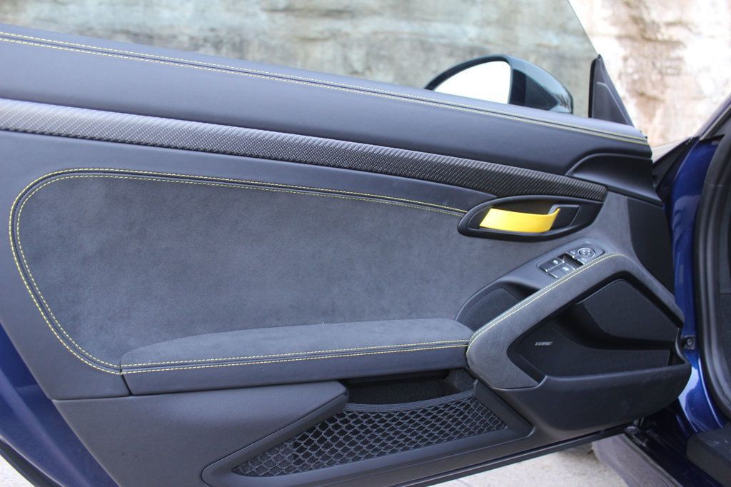 2025 Porsche 718 Cayman GT4 RS Coupe - 22946101 - 32