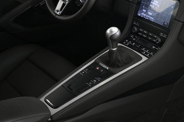 2025 Porsche 718 Cayman GTS - 22988512 - 18